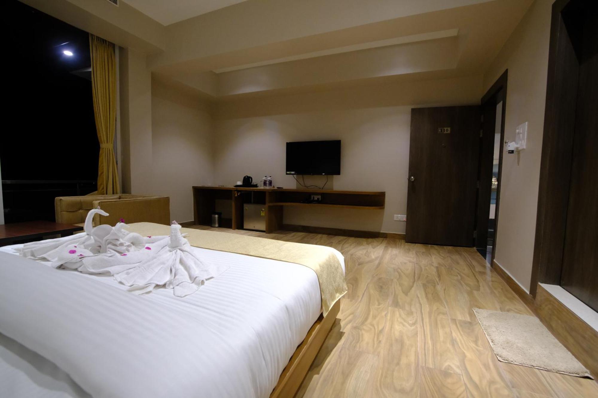 Finn'S Weaver Resort, Kaziranga Ngoại thất bức ảnh