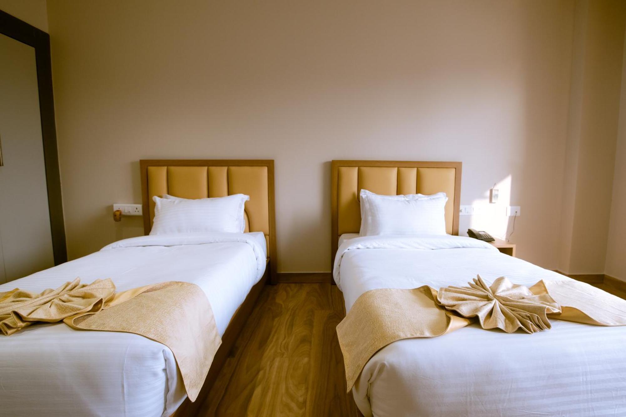 Finn'S Weaver Resort, Kaziranga Ngoại thất bức ảnh