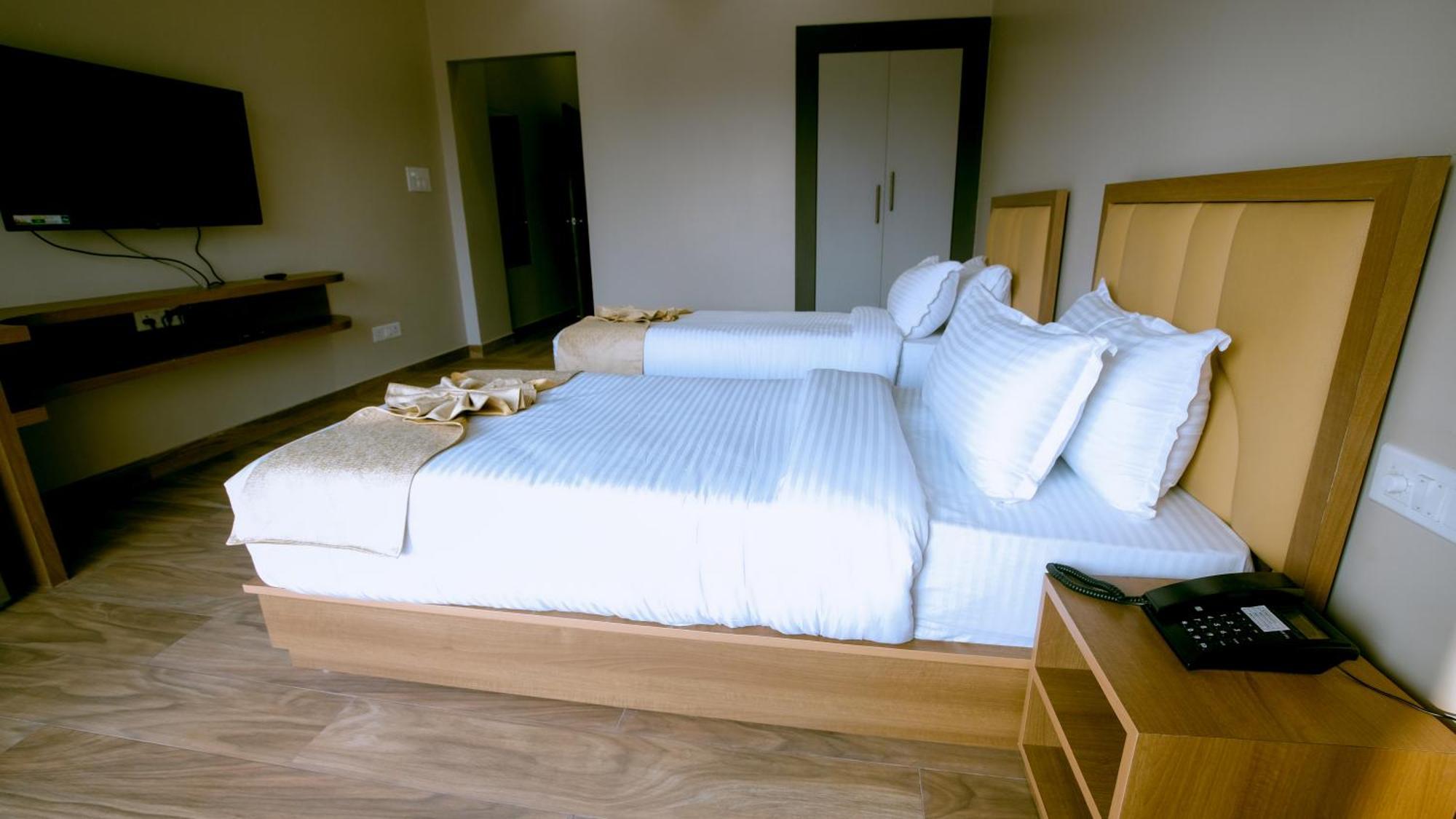 Finn'S Weaver Resort, Kaziranga Ngoại thất bức ảnh