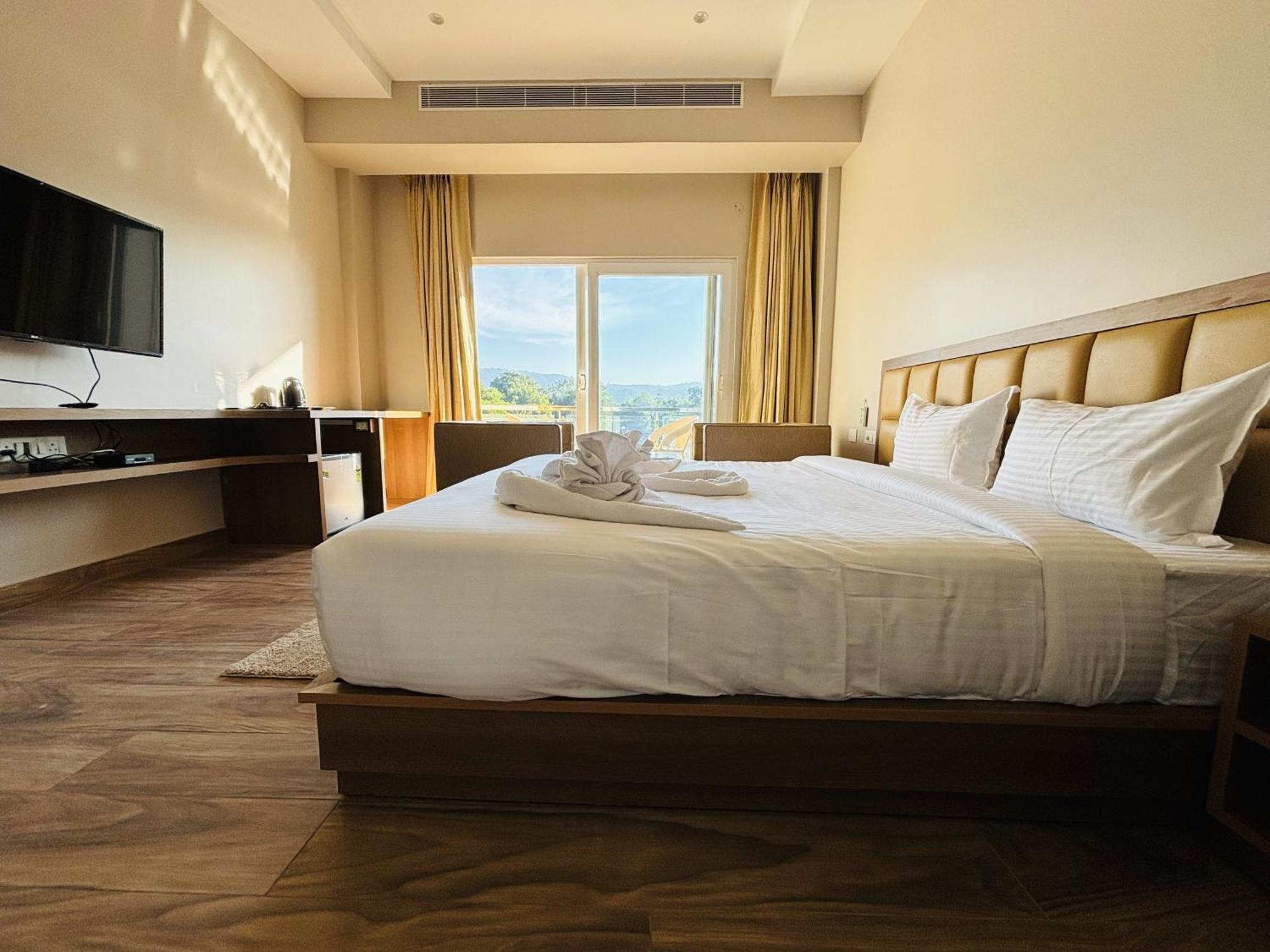 Finn'S Weaver Resort, Kaziranga Ngoại thất bức ảnh