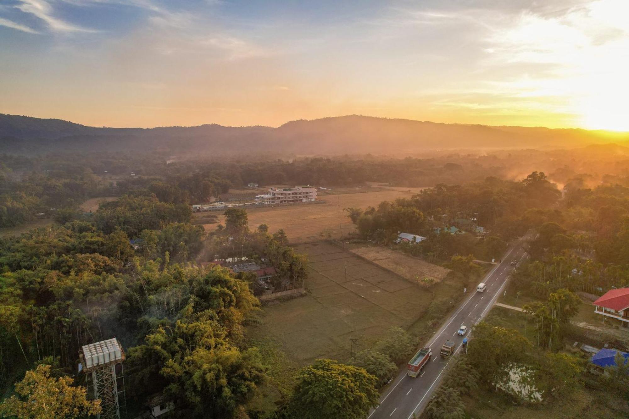Finn'S Weaver Resort, Kaziranga Ngoại thất bức ảnh