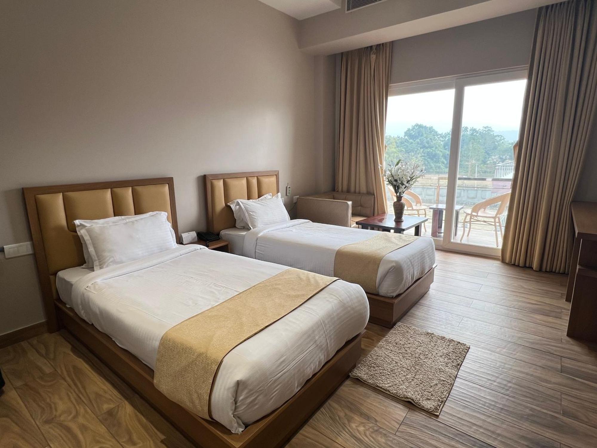 Finn'S Weaver Resort, Kaziranga Ngoại thất bức ảnh