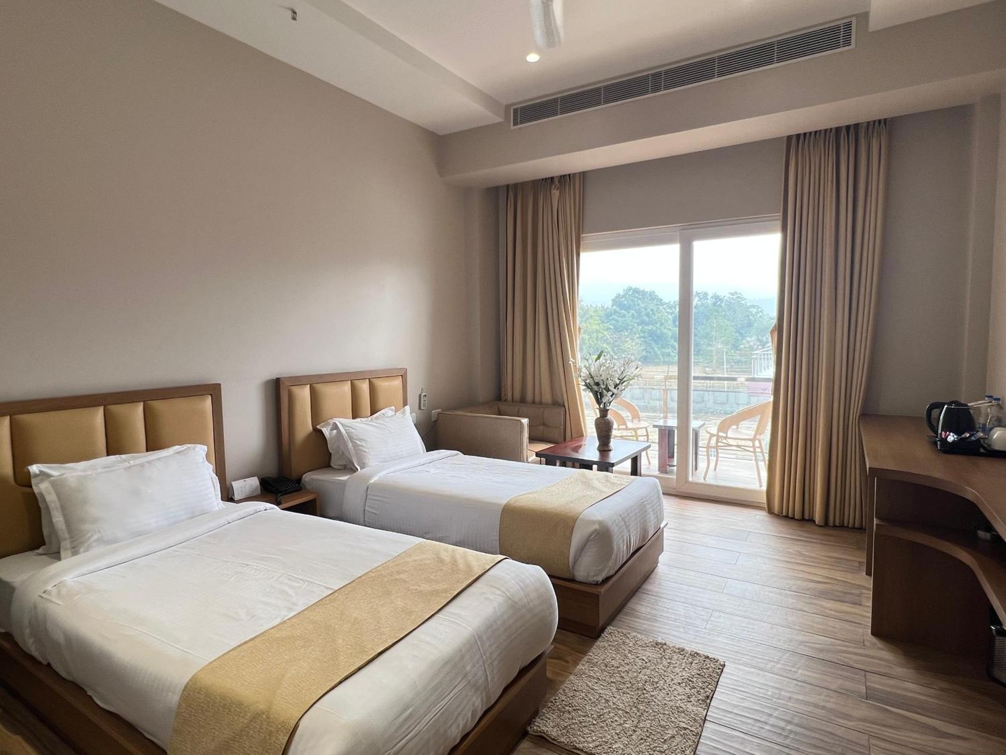 Finn'S Weaver Resort, Kaziranga Ngoại thất bức ảnh